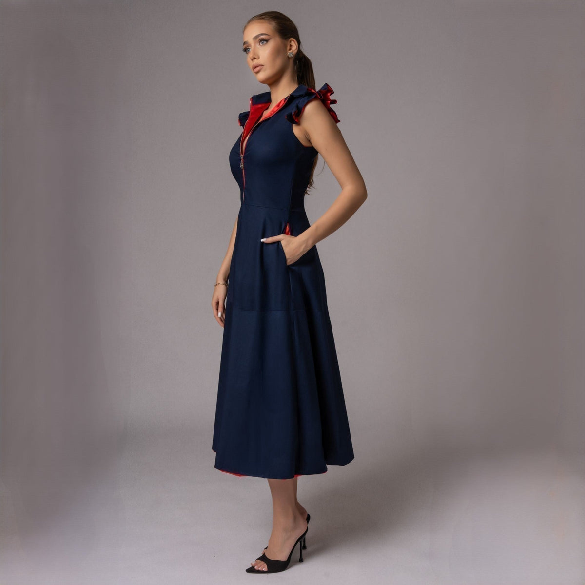 Rochie midi bleumarin casual, ideala pentru birou si timp liber 