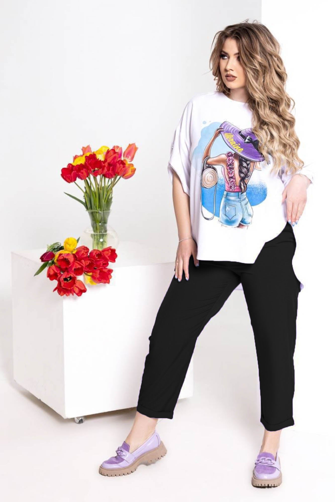 Compleu pantaloni si bluza cu imprimeu