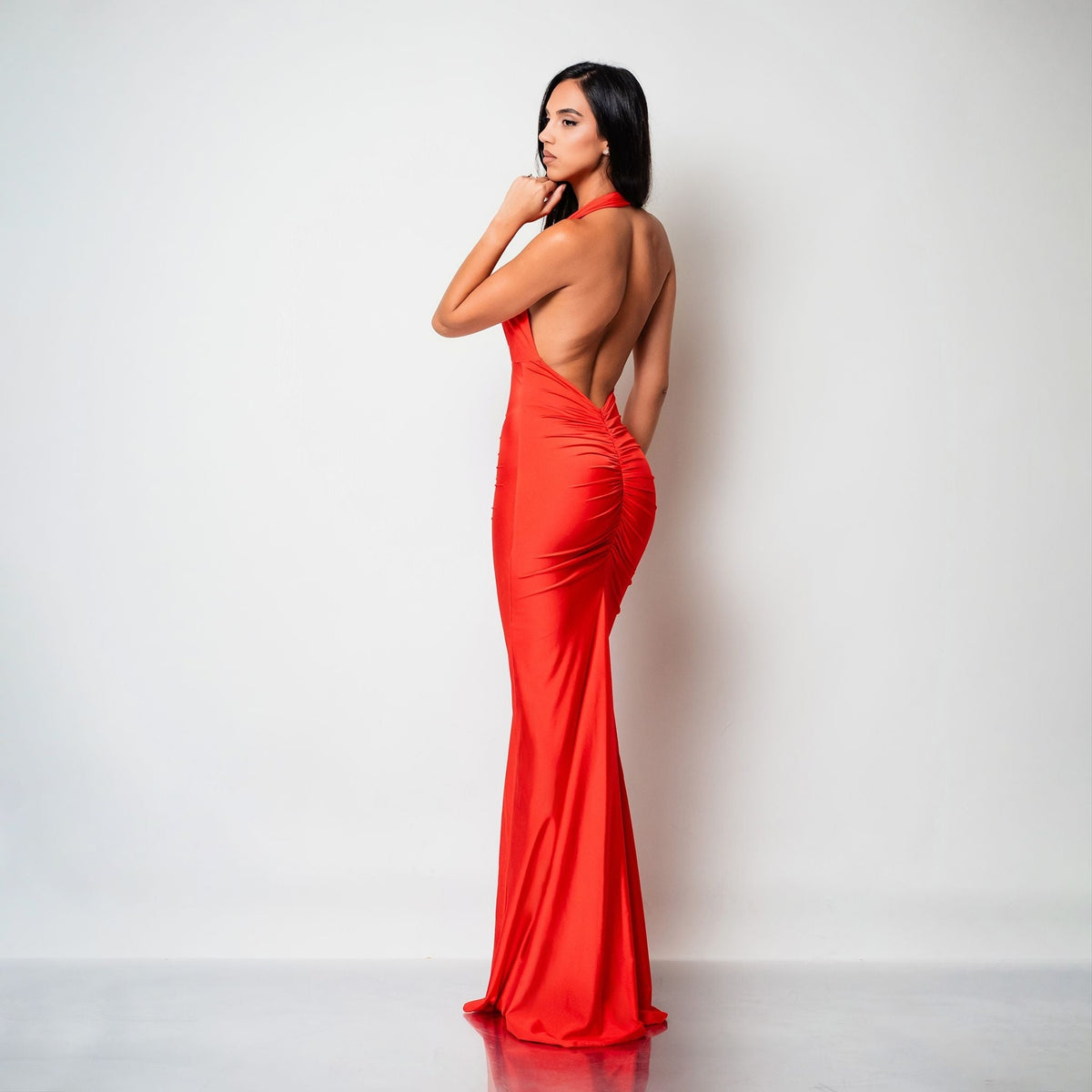 Rochie lunga din lycra rosie cu decoletu halter spatele gol si drapaje Seraphine - Tratamente pentru par Lenjerie sexy