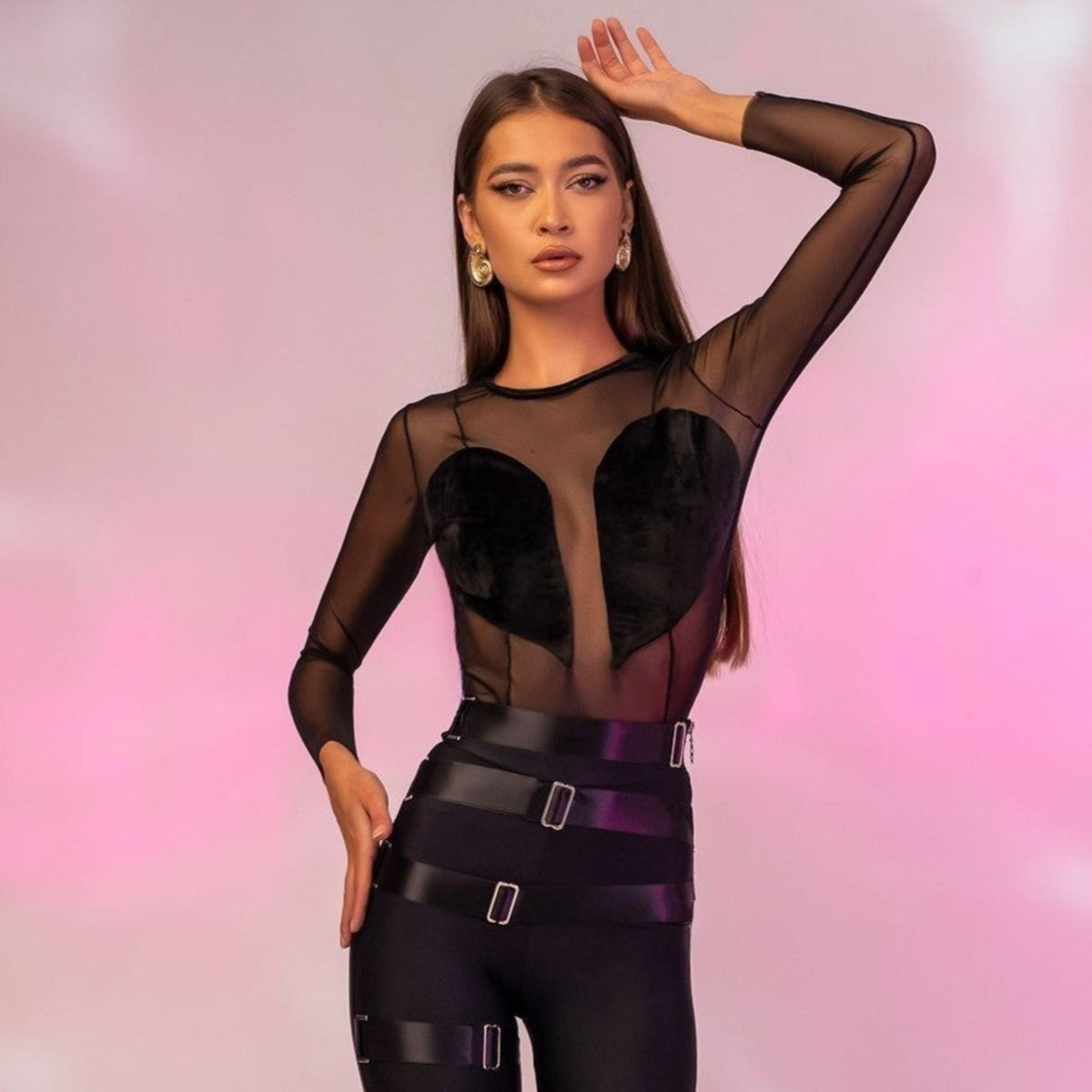 Top damă din tulle elastic negru cu inimă din catifea pe bust