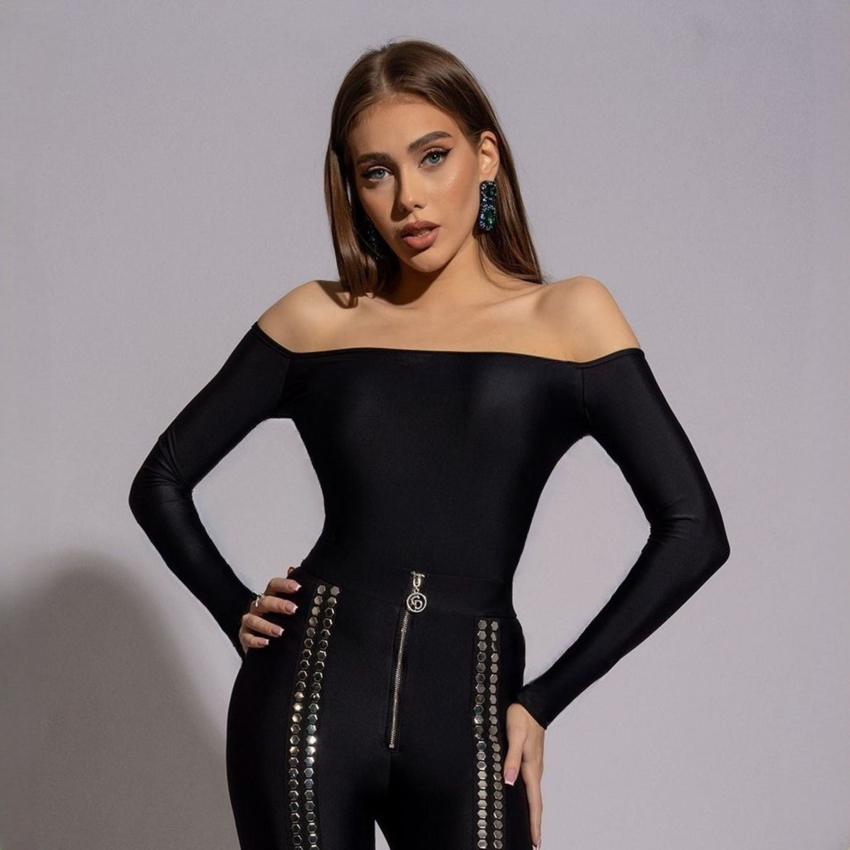 Top negru din lycra cu umerii goi Carolina D
