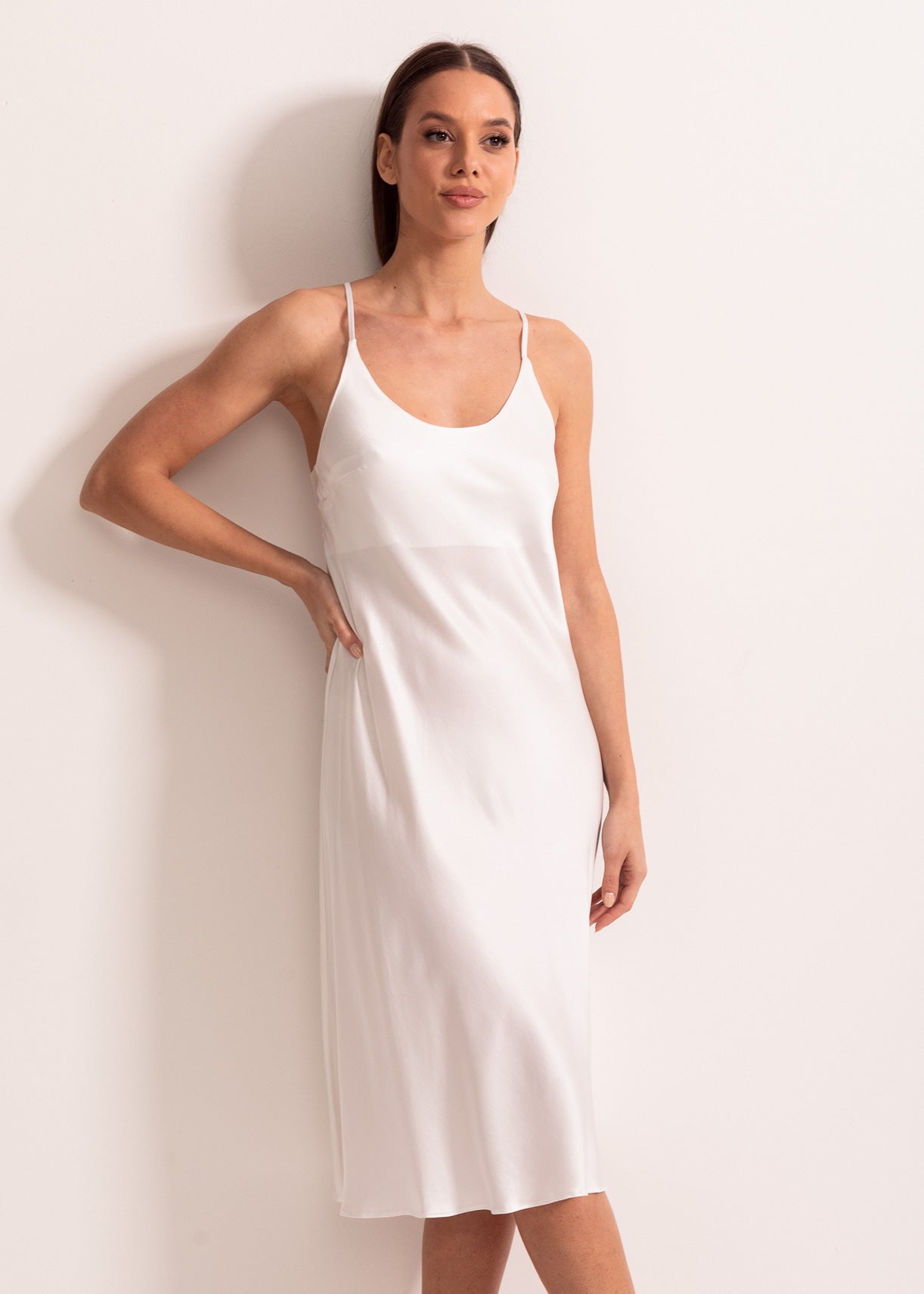 Cămașă de noapte damă satin viscoză – elegantă, fină și confortabilă